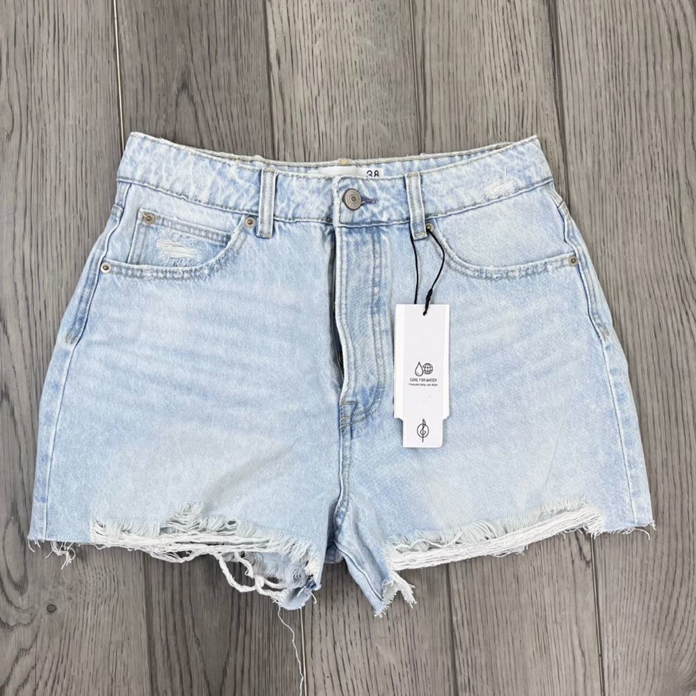 Stradivarius Women Size 6 Cotton Ripped Mom High Rise Denim Distressed NEW Short